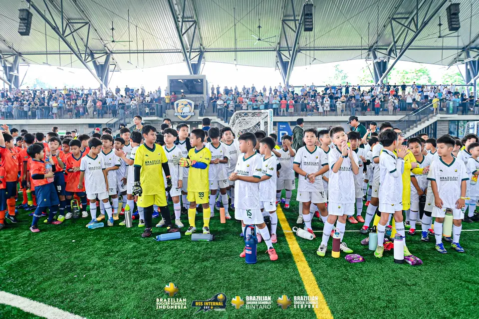 BSS Bintaro players and coaches during a football activity