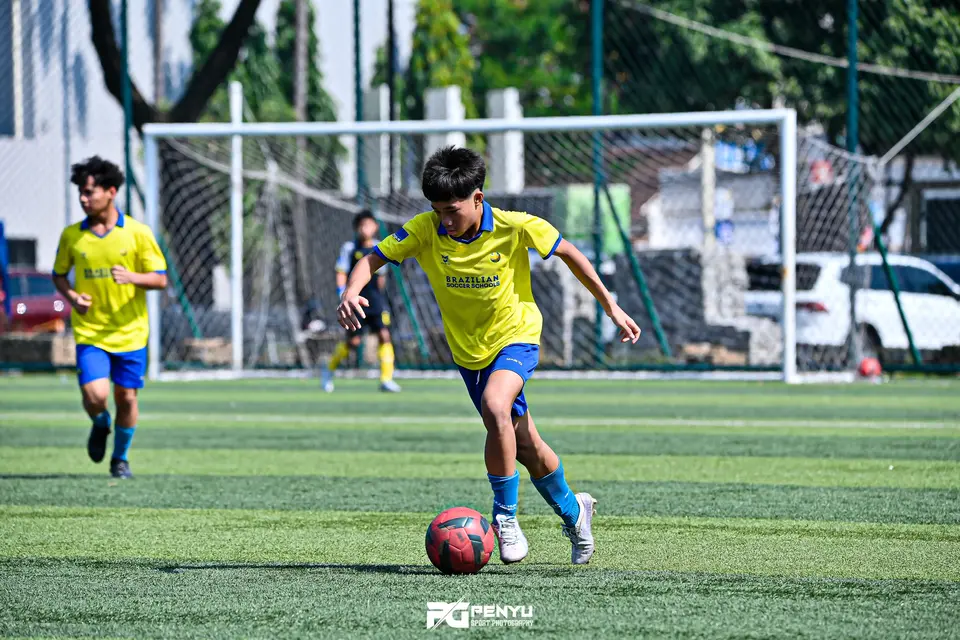 BSS Bintaro players celebrating a football achievement
