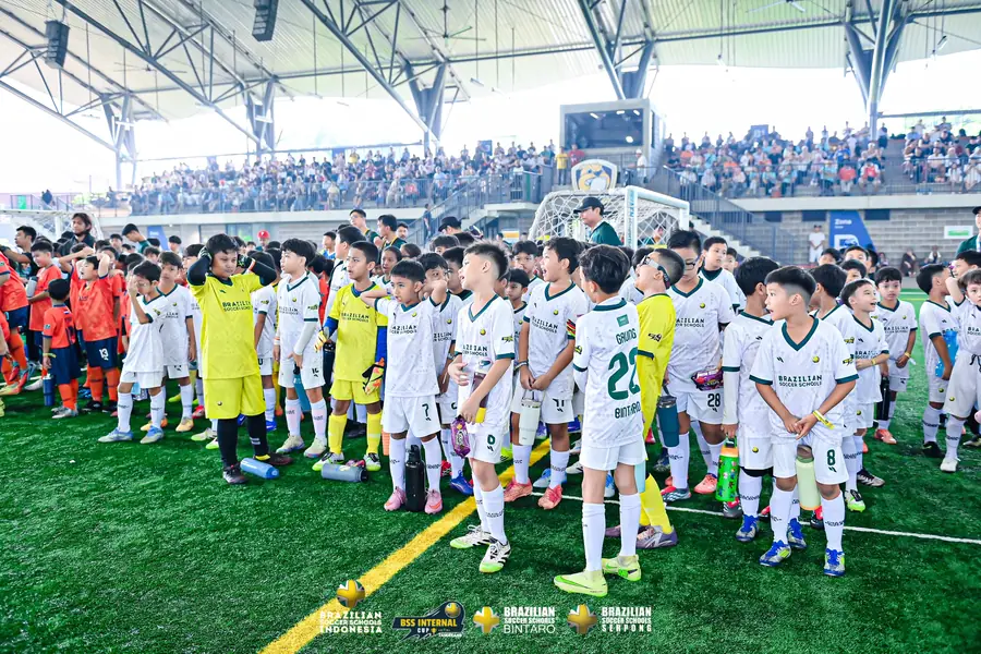 BSS Bintaro players gathering as a team